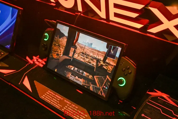 OneXPlayer X1三合一PC发布：搭载酷睿Ultra处理器，游戏续航超3小时